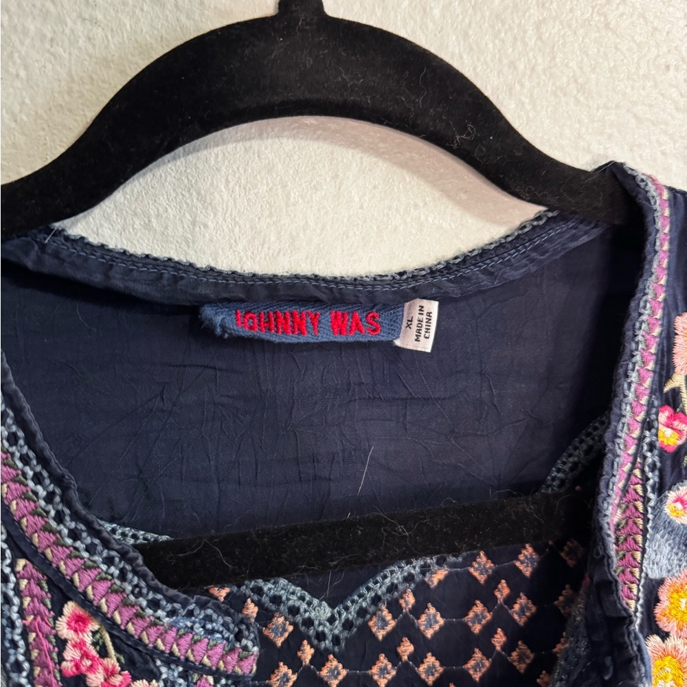 Johnny Was Moji Navy Floral Embroidered Short Sleeve Ruffle Tunic - Picture 4 of 9